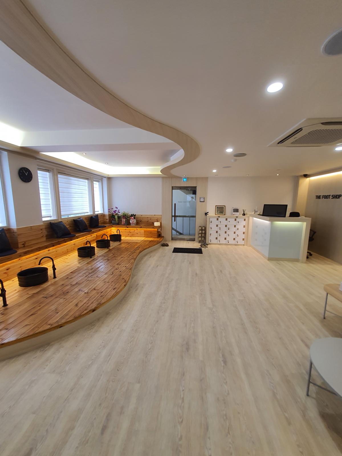 여자분 상주근무 350만원 보장