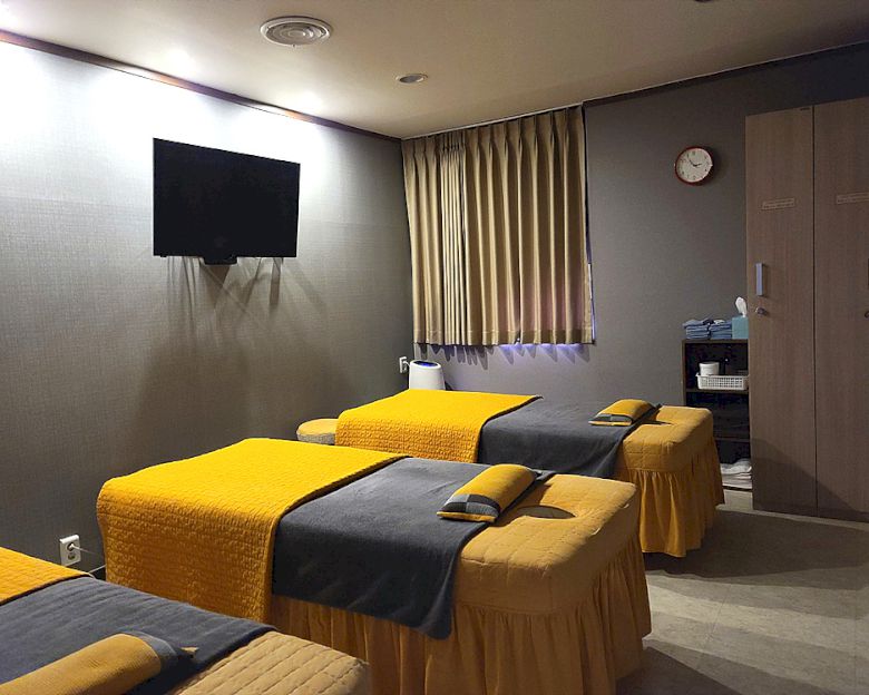유능한 남 여 관리사 모십니다. O1O-9788-8825