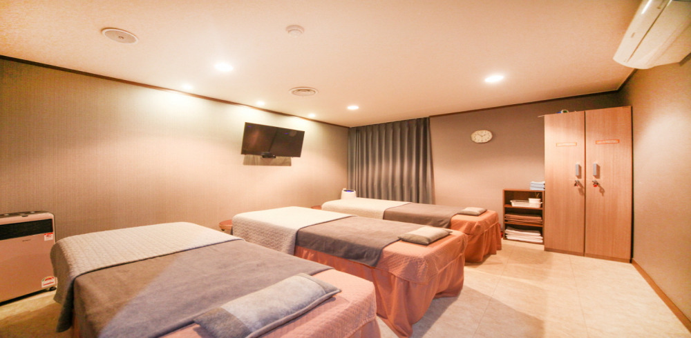 유능한 남 여 관리사 모십니다. O1O-9788-8825