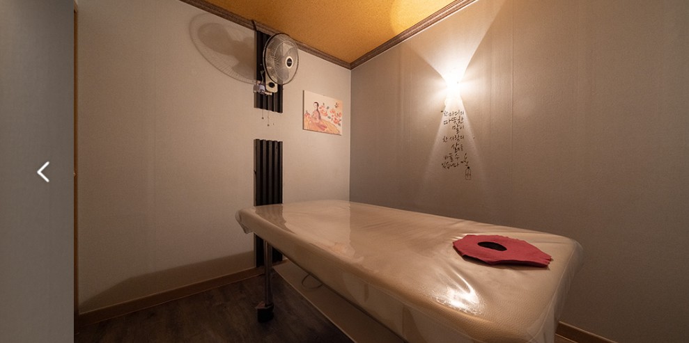 MoyaMoya스웨디시 최고대우 상주 및 알바쌤 구합니다 만근비 30만원 개인대기실 !! ️기다리구있어여 >_<