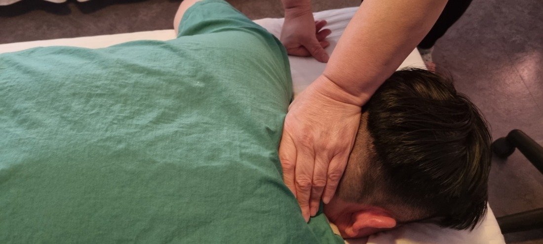 속초 약손 마사지 남선생님 두분 충원